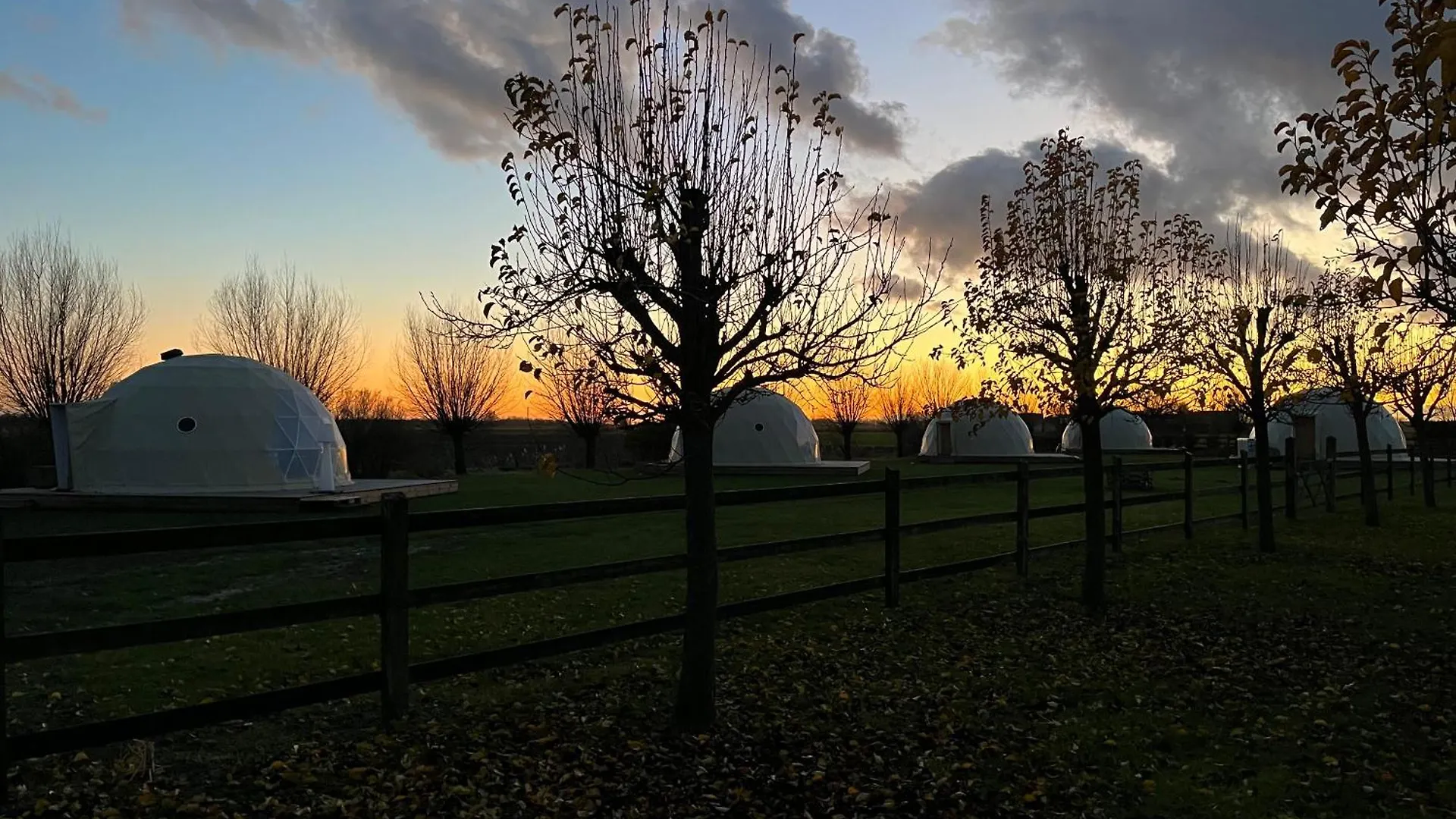 Luxusní stan Hotel Id Glamping De Coude Scheure Middelkerke